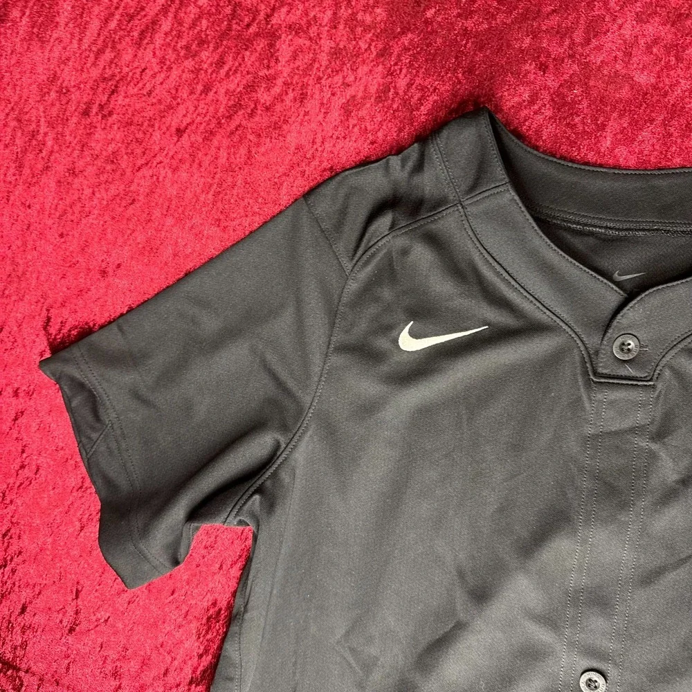 Nike Stock Gapper 1 Button Baseball Jersey Boys XL Black Short Sleeve AA9813-010